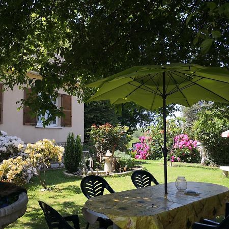 Au Jardin Fleuri Bed & Breakfast Secondigny Ngoại thất bức ảnh