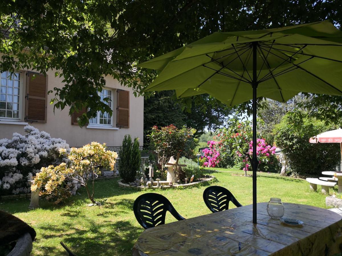 Au Jardin Fleuri Bed & Breakfast Secondigny Ngoại thất bức ảnh
