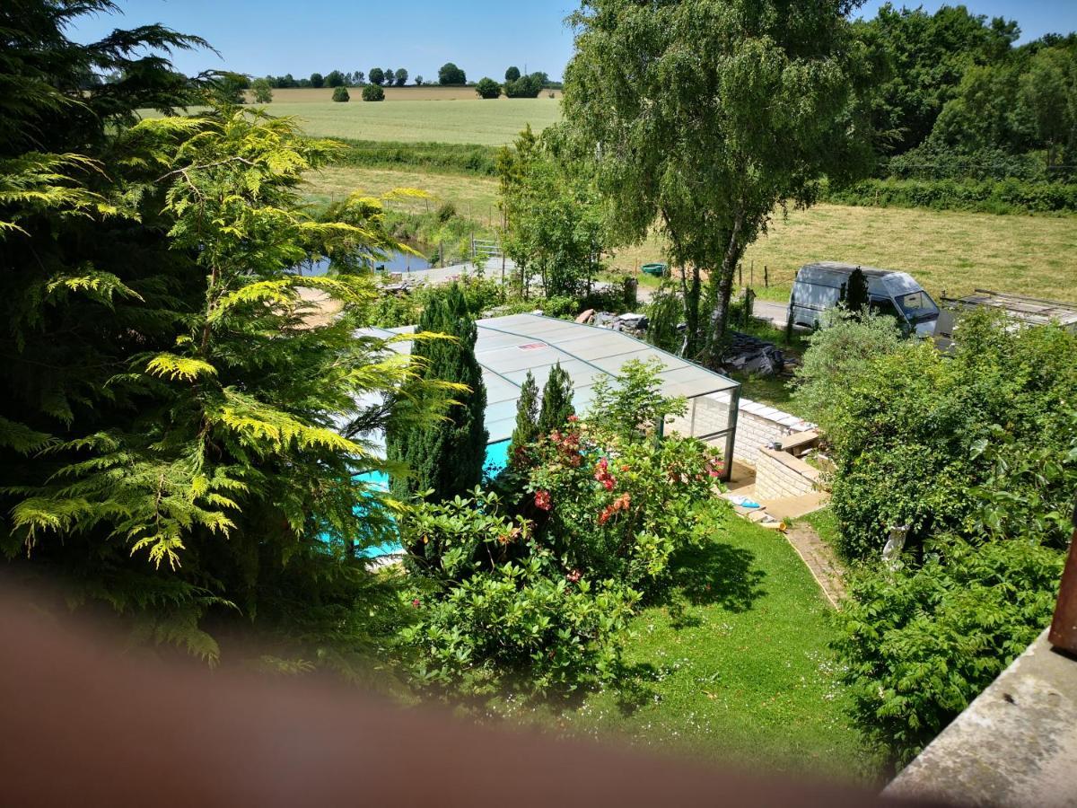 Au Jardin Fleuri Bed & Breakfast Secondigny Ngoại thất bức ảnh
